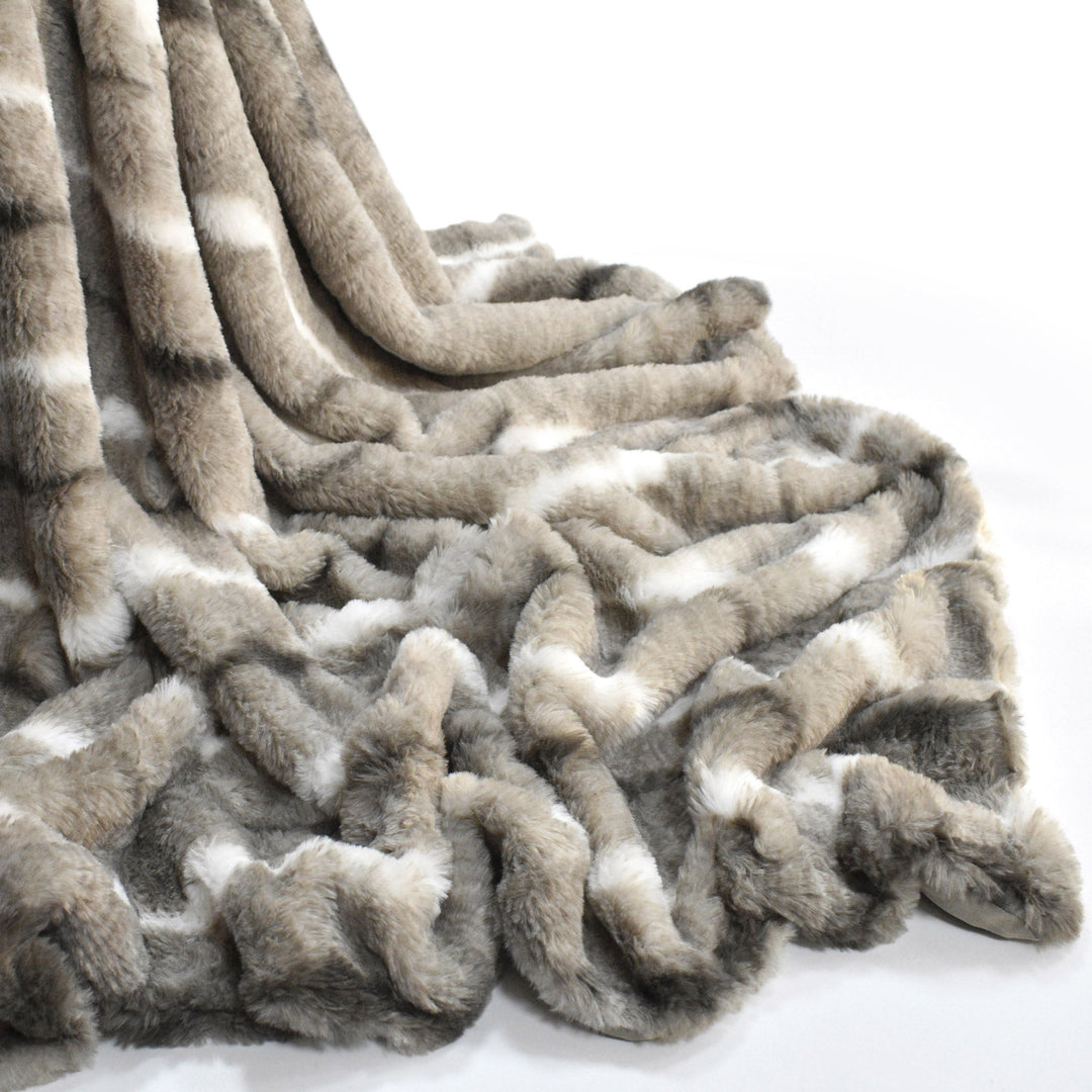 Luxury Oxen Natural Faux Fur Throw